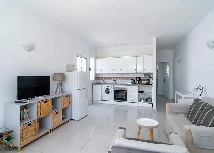 Hibiscos Seaview Terrace By Casasol Appartement