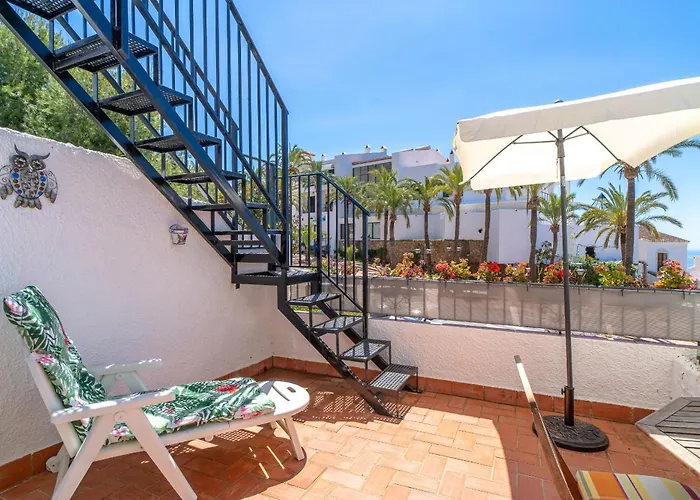 Hibiscos Seaview Terrace By Casasol Appartement