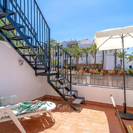 Hibiscos Seaview Terrace By Casasol Apartment