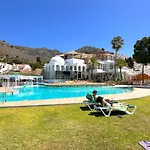 Hibiscos Seaview Terrace By Casasol Нерха
