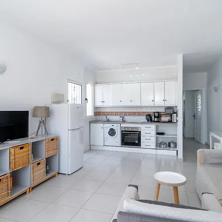Hibiscos Seaview Terrace By Casasol Apartment